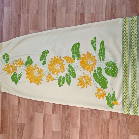 Vintage 60's-70's yellow lotus flower printed Alfred Shaheen maxi dress - Picture 7 of 8